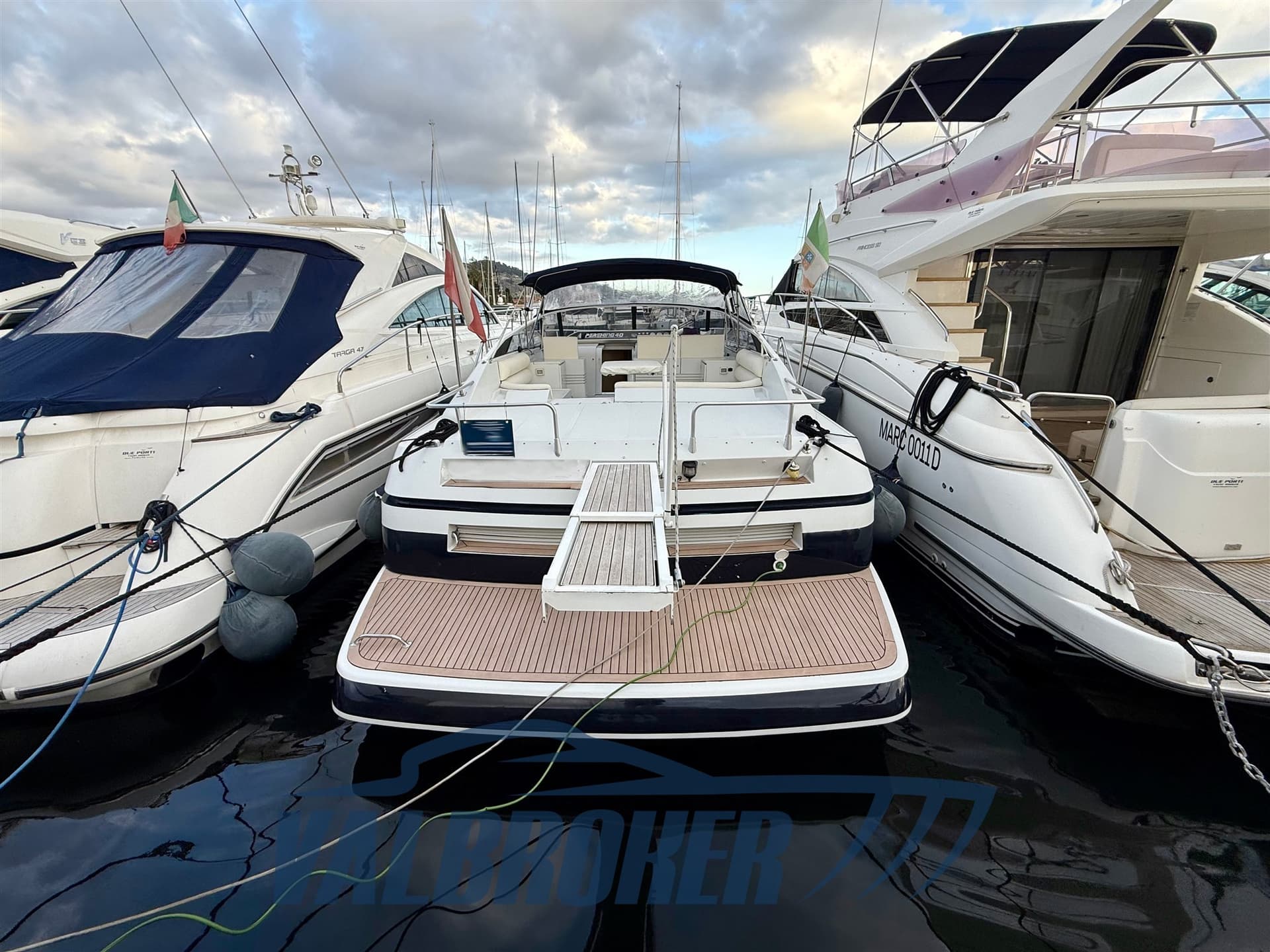 Pershing 40 used - hero image 36