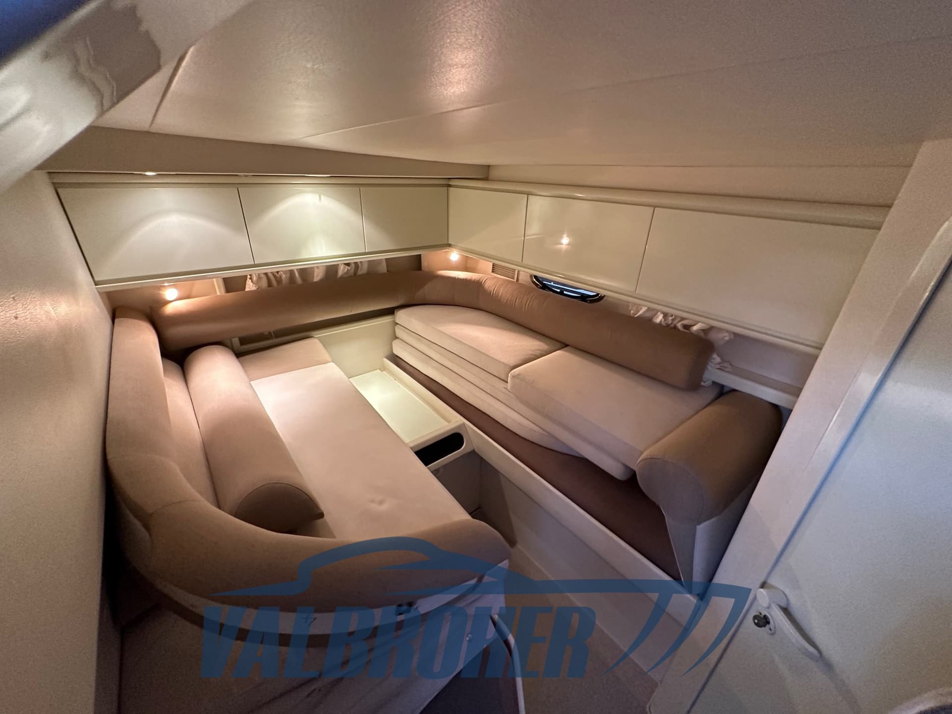 Pershing 40 used - hero image 43
