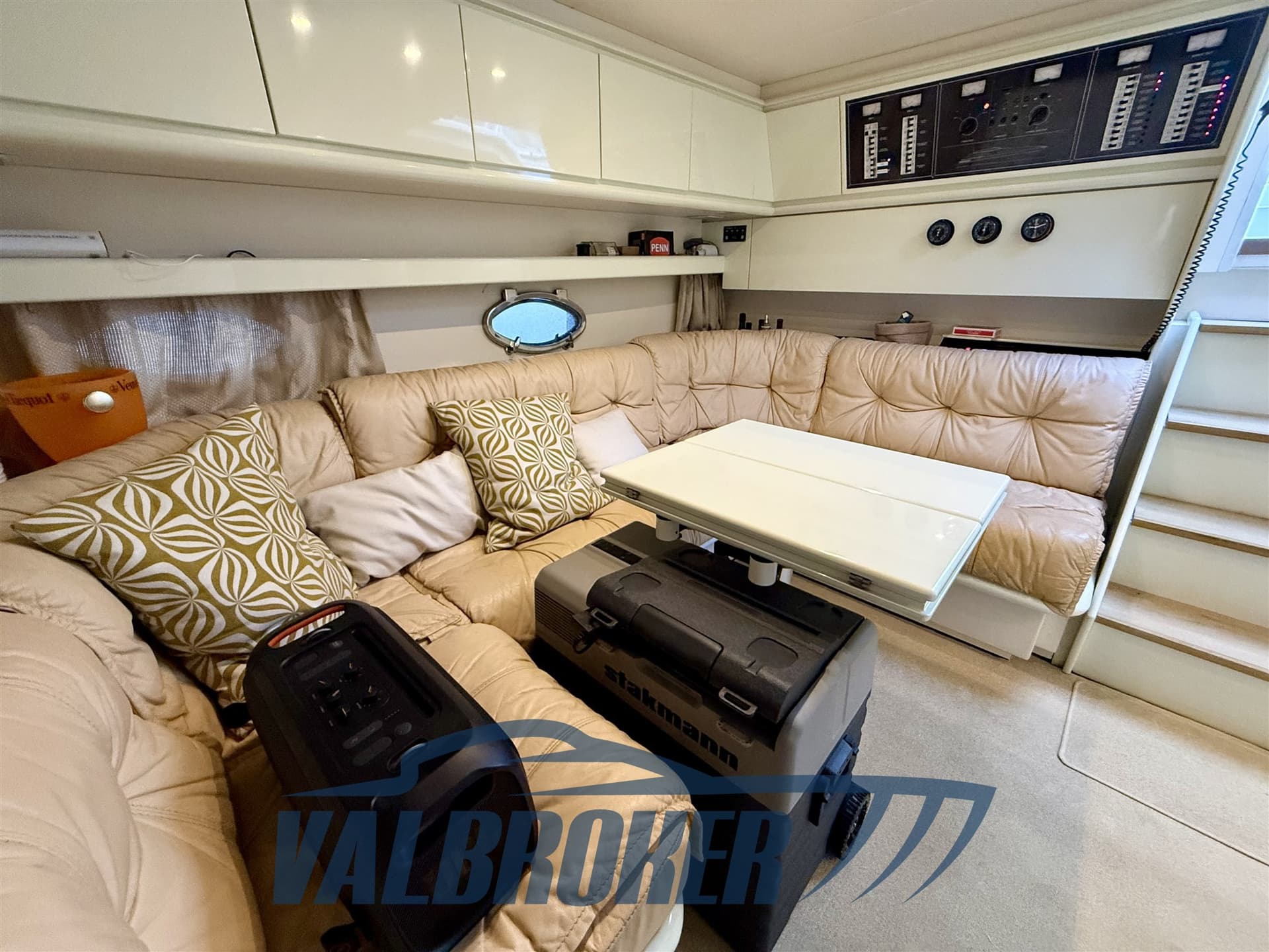 Pershing 40 used - hero image 40