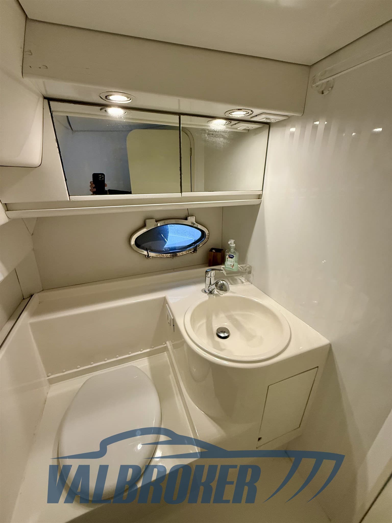 Pershing 40 used - hero image 17