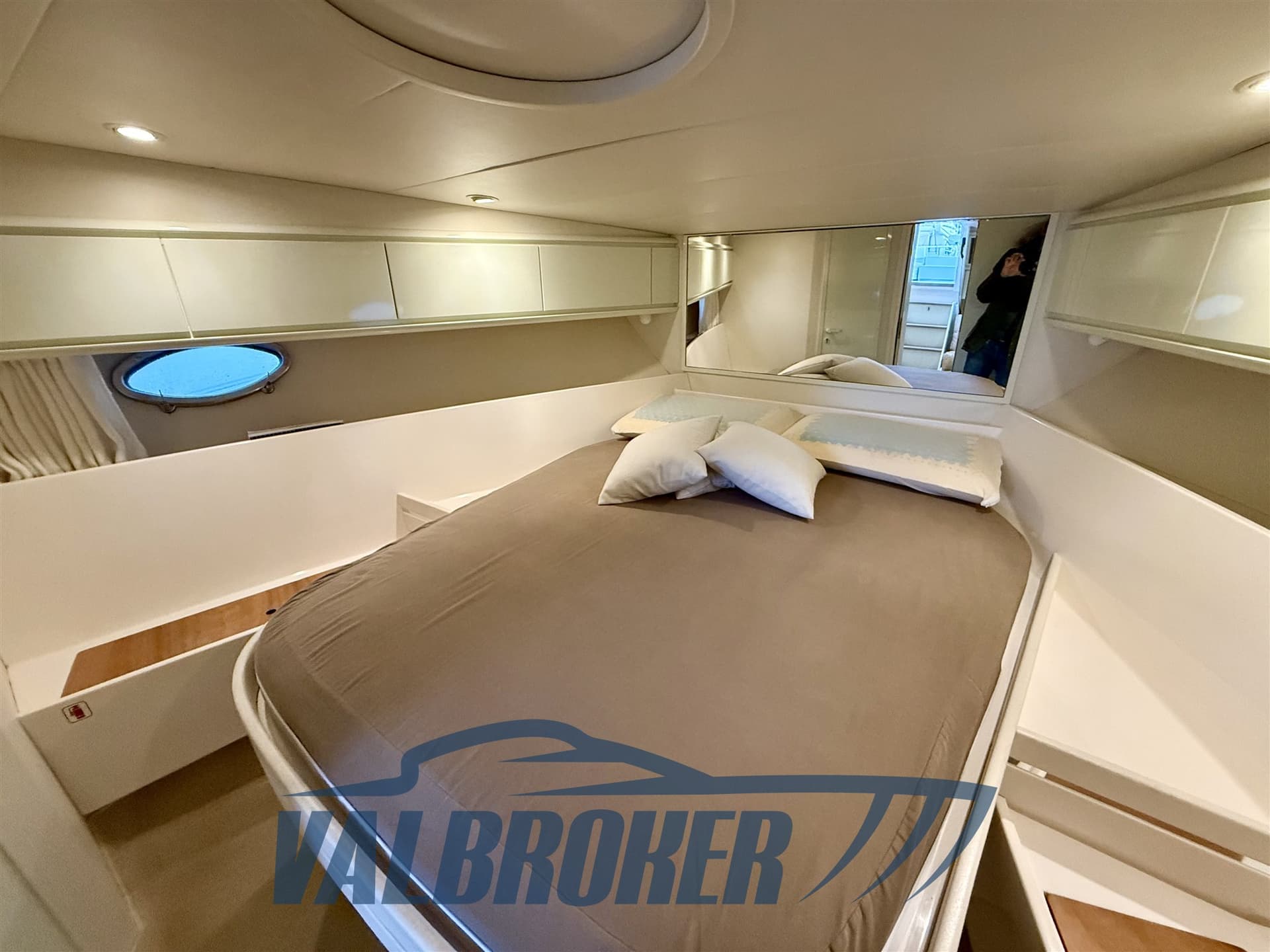 Pershing 40 used - hero image 14