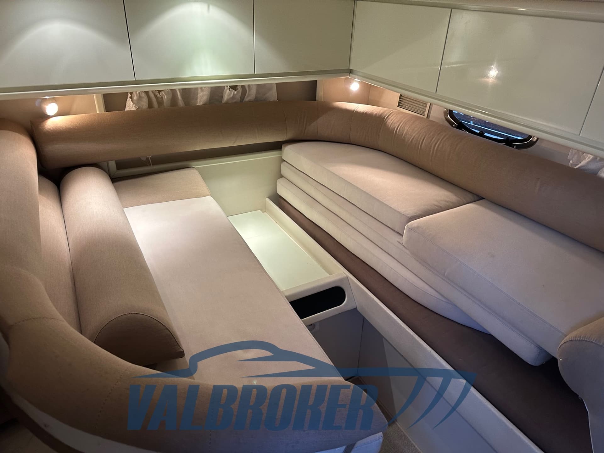 Pershing 40 used - hero image 33