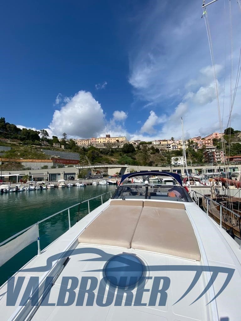 Pershing 40 used - hero image 30