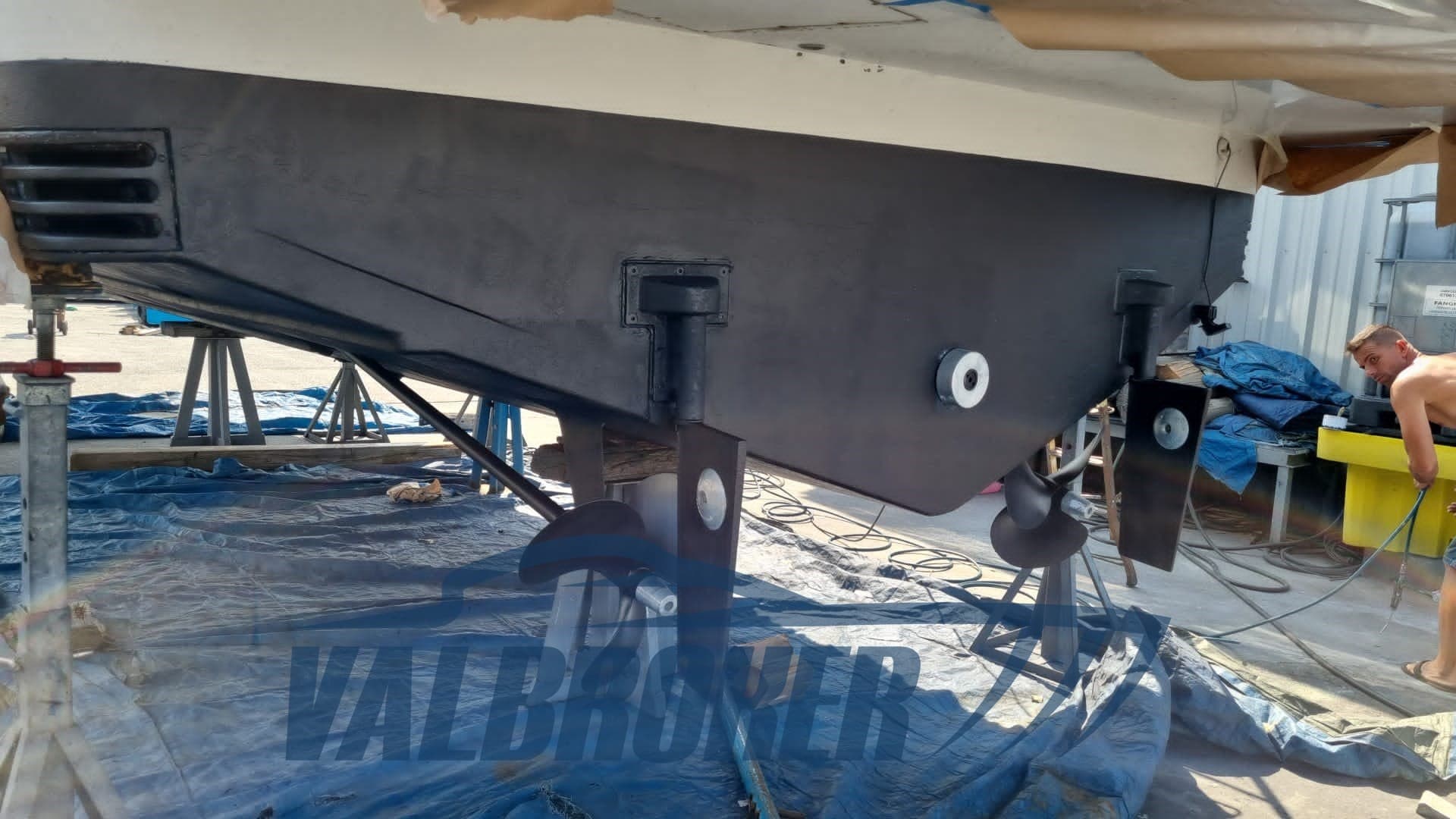 Pershing 40 used - hero image 18