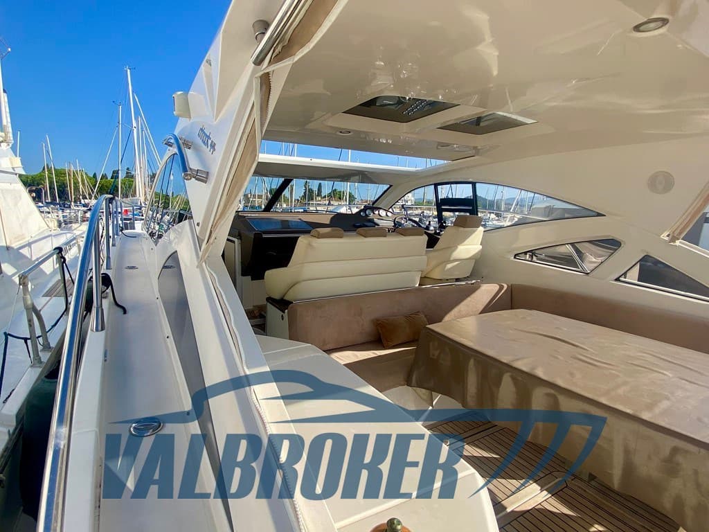 Windy Boats 44 Chinook - Deck View Windy Boats 44 Chinook - Deck View