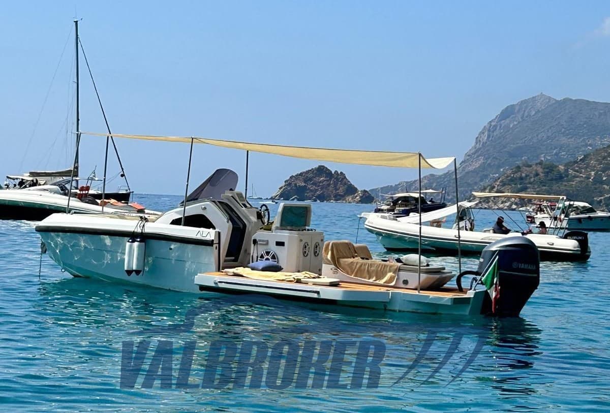 Ala Yachts Ala 8 Walkaround - Detail View 1 Ala Yachts Ala 8 Walkaround - Detail View 1