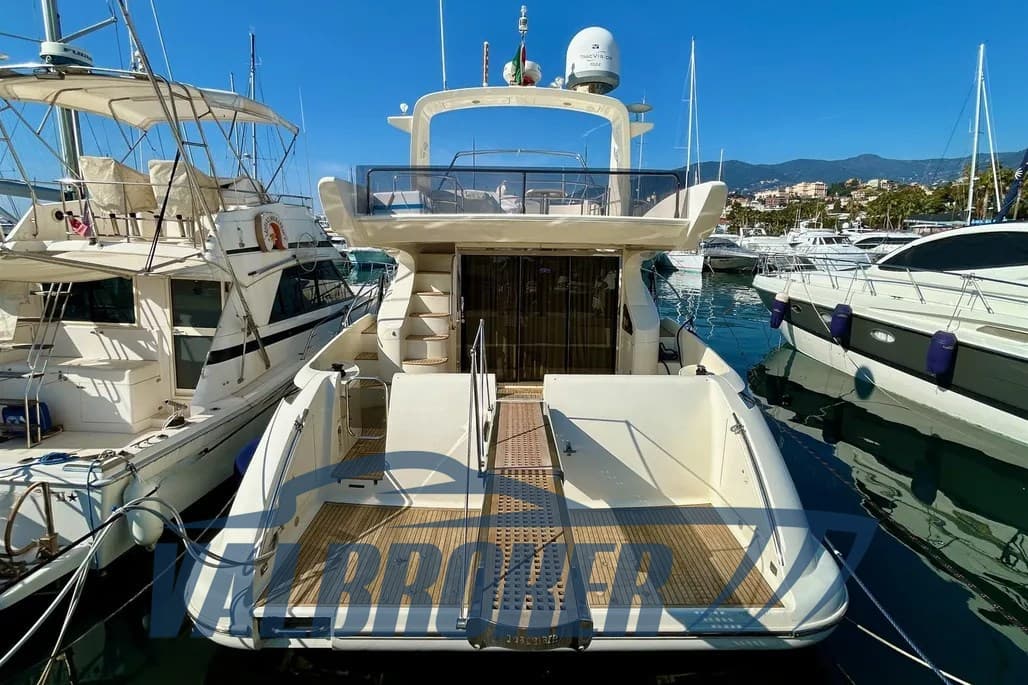 Azimut 50 Flybridge - Interior View Azimut 50 Flybridge - Interior View