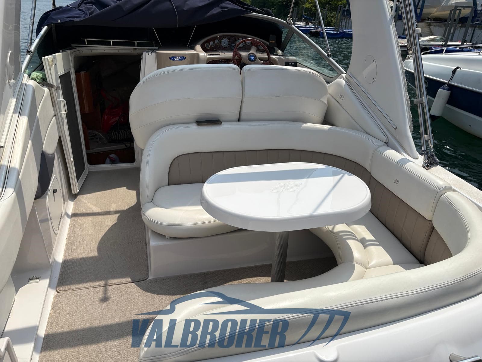 Four Winns Vista 268 - Detail View 1 Four Winns Vista 268 - Detail View 1