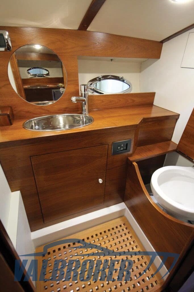 Comitti Venezia 31 - Detail View 1 Comitti Venezia 31 - Detail View 1