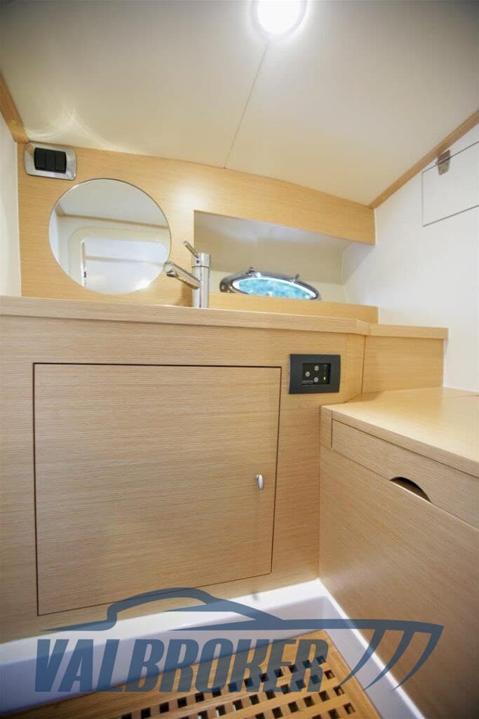 Comitti Venezia 31 - Interior View Comitti Venezia 31 - Interior View