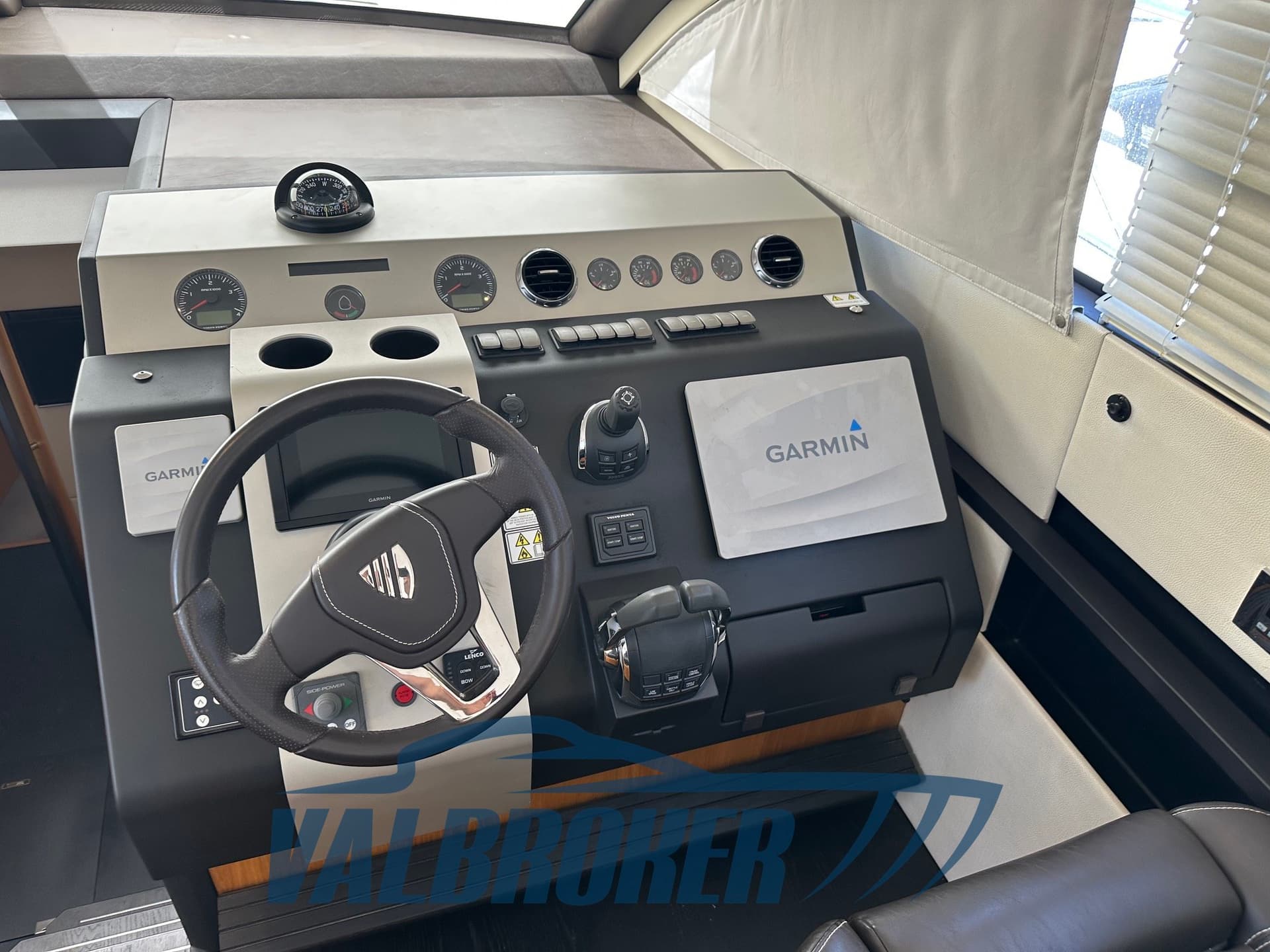 Fairline SQUADRON 48 usato - foto hero 12
