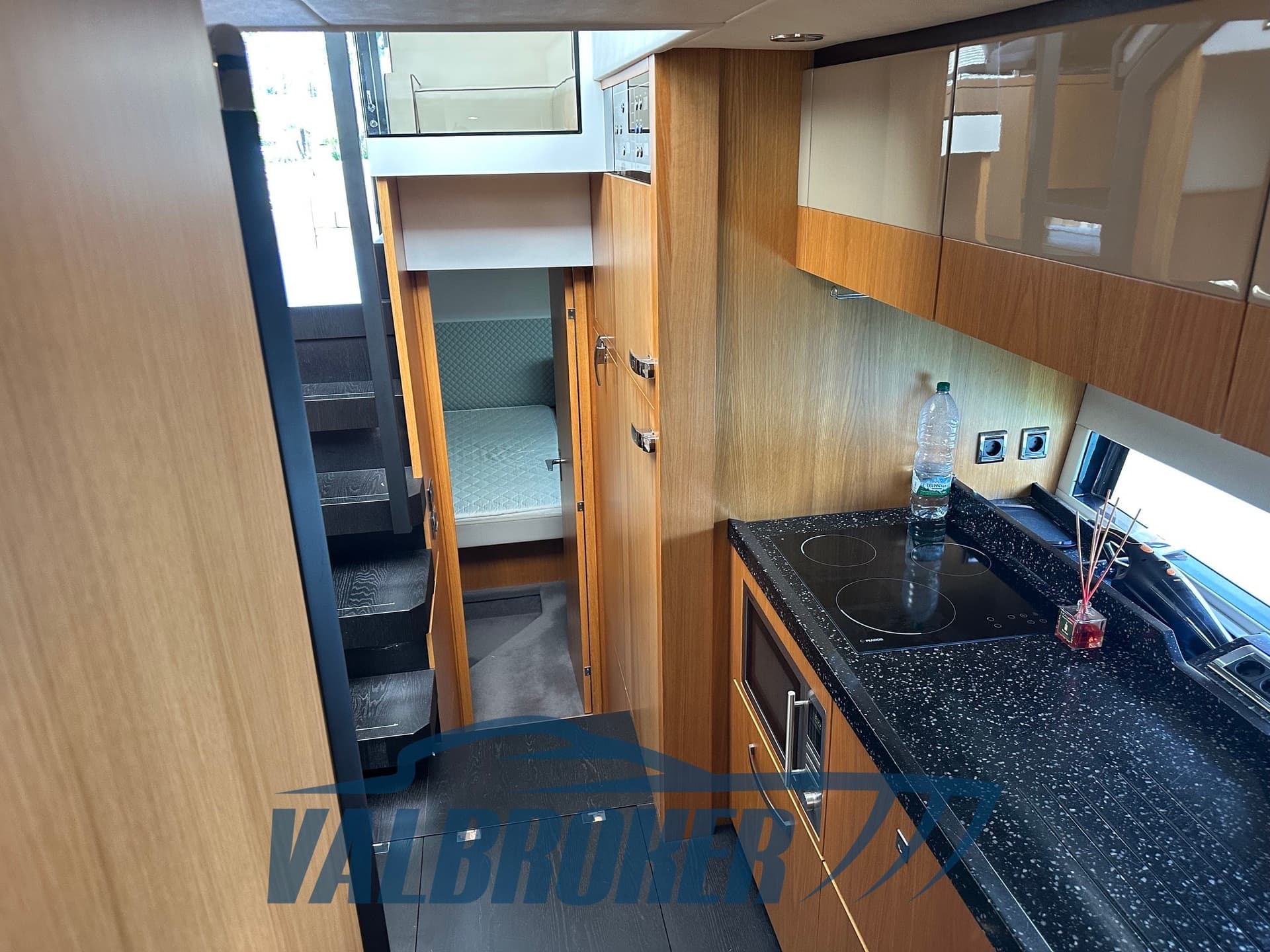 Fairline SQUADRON 48 usato - foto hero 33