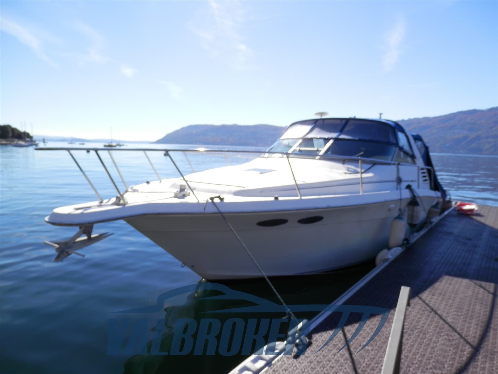 Sea Ray 330 AMBERJACK d'occasion - image hero 31