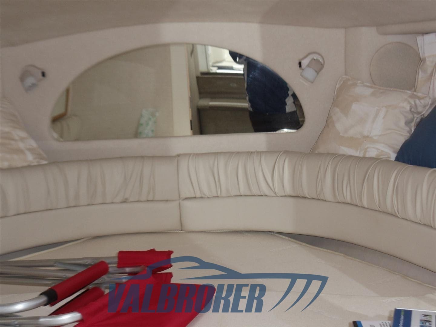 Sea Ray 330 AMBERJACK d'occasion - image hero 29