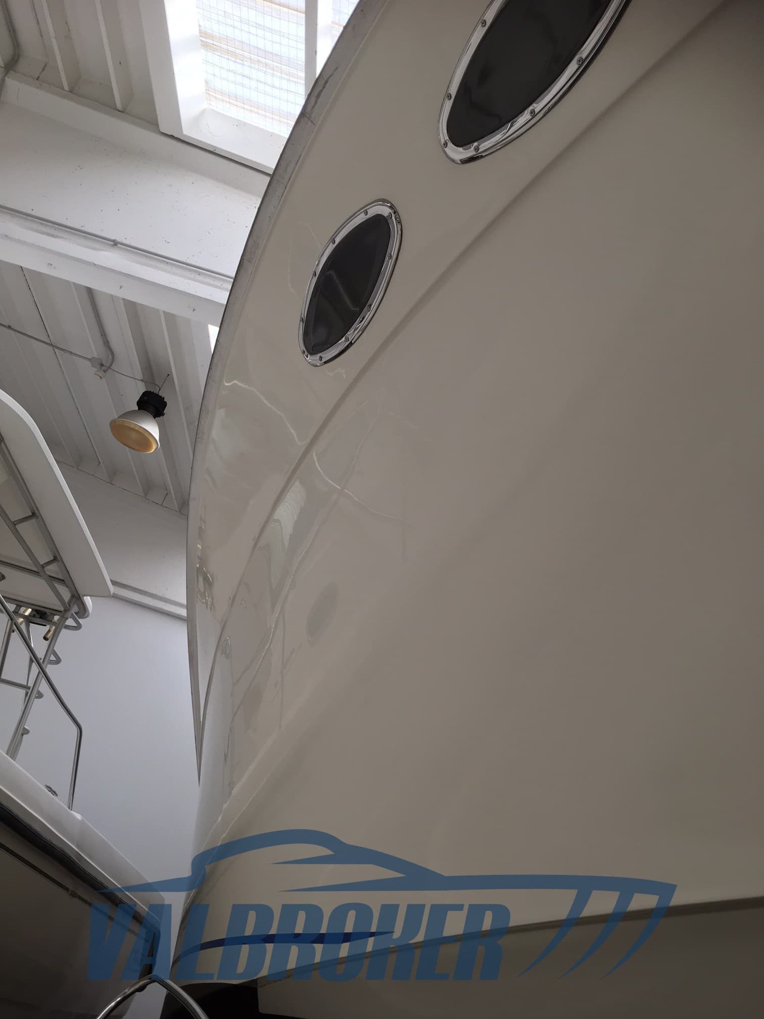 Sea Ray 330 AMBERJACK d'occasion - image hero 27