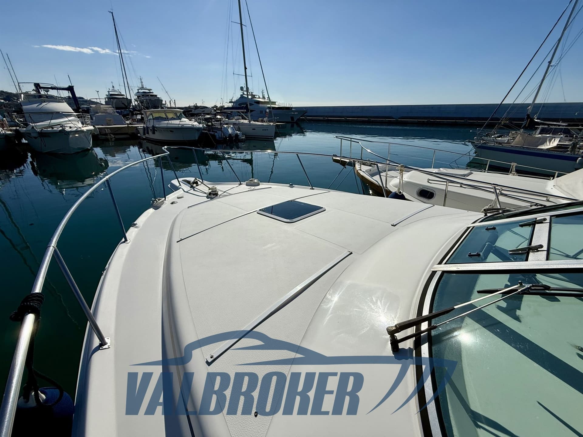 Sea Ray 330 AMBERJACK d'occasion - image hero 5