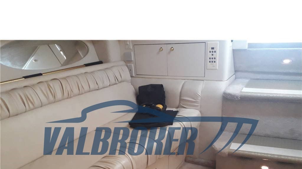 Sea Ray 330 AMBERJACK d'occasion - image hero 22