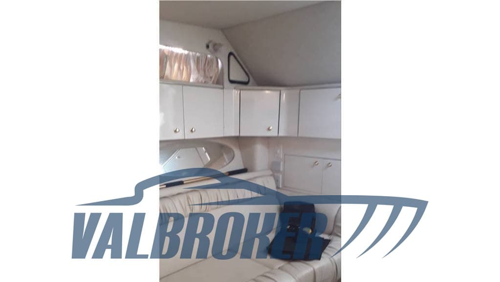 Sea Ray 330 AMBERJACK d'occasion - image hero 35