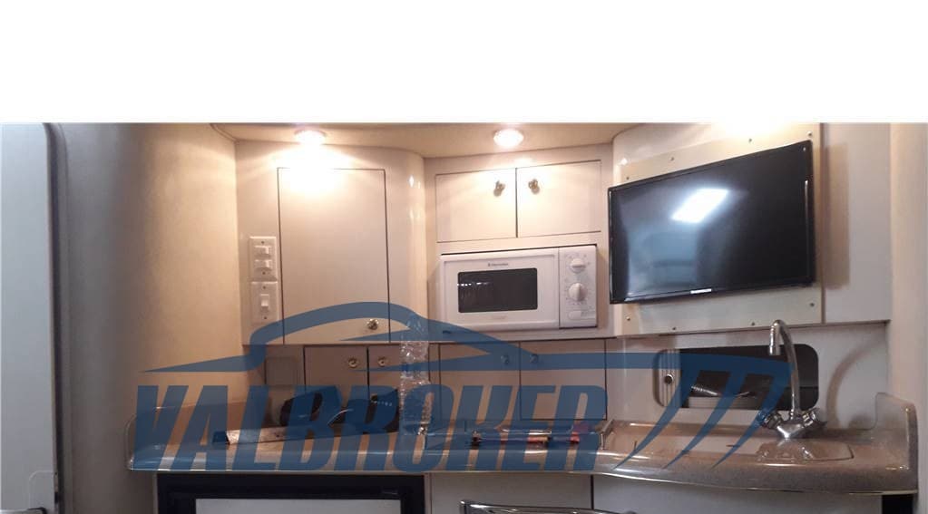 Sea Ray 330 AMBERJACK d'occasion - image hero 21