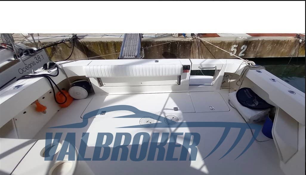 Sea Ray 330 AMBERJACK d'occasion - image hero 26
