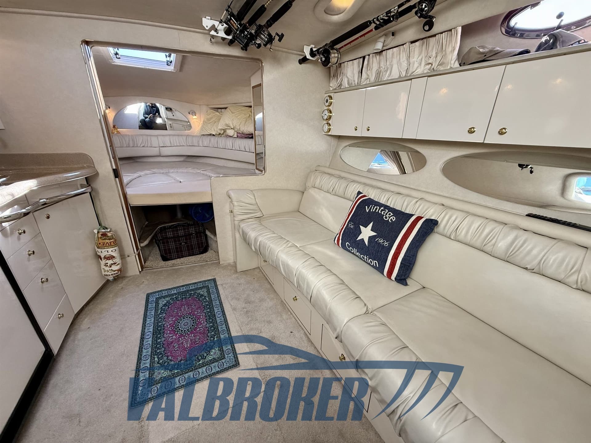 Sea Ray 330 AMBERJACK d'occasion - image hero 12