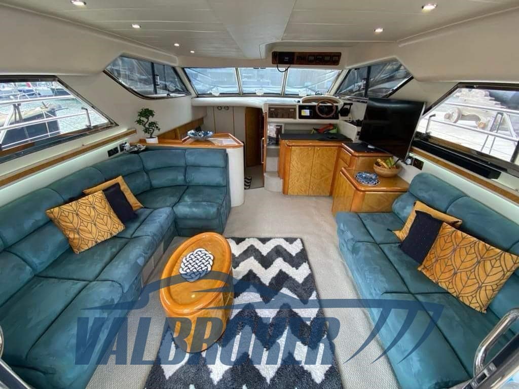 Princess Yachts 470 Fly - Detail View 1 Princess Yachts 470 Fly - Detail View 1