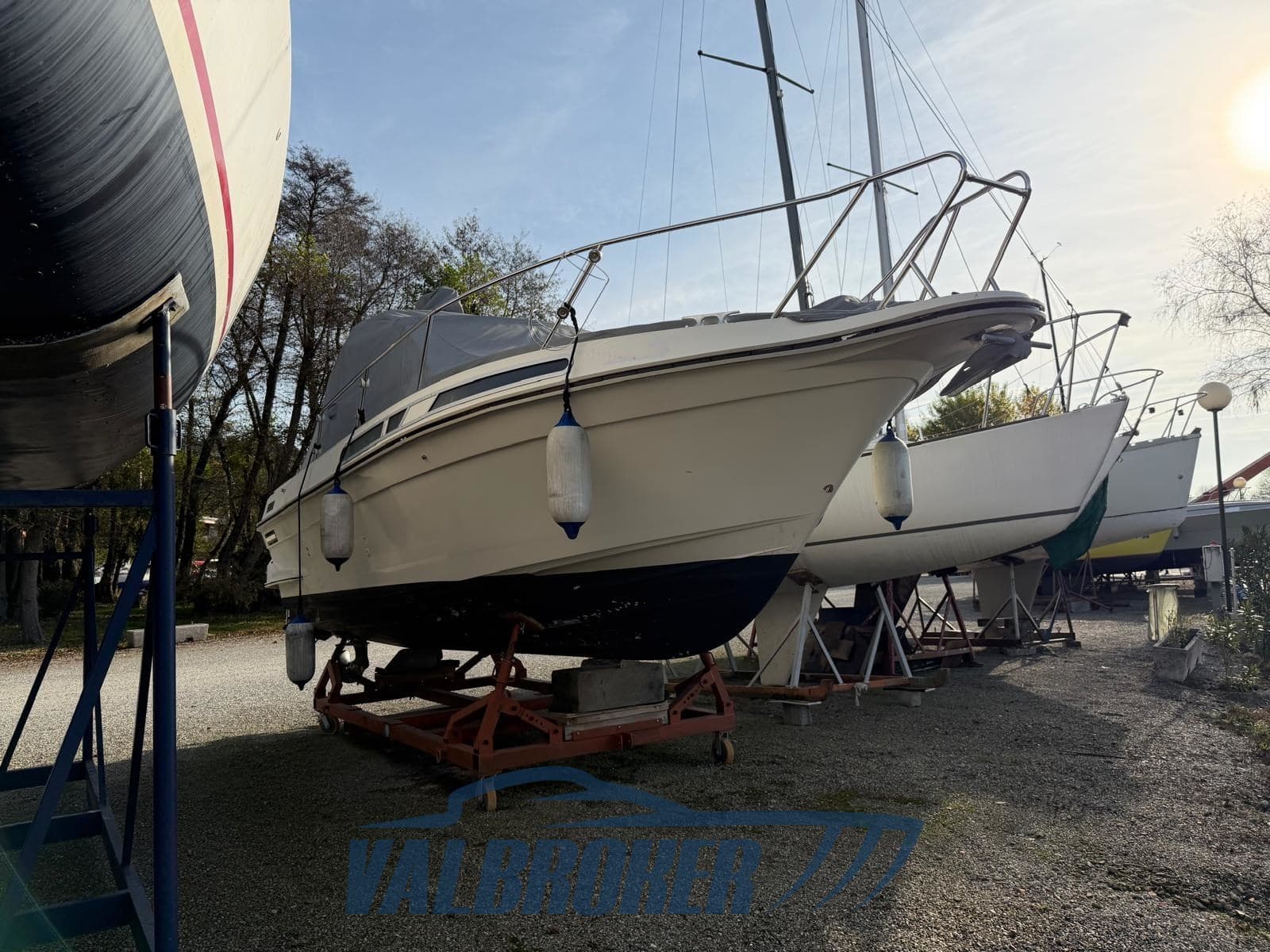 Fjord Dolphin 775 - Detail View 1 Fjord Dolphin 775 - Detail View 1