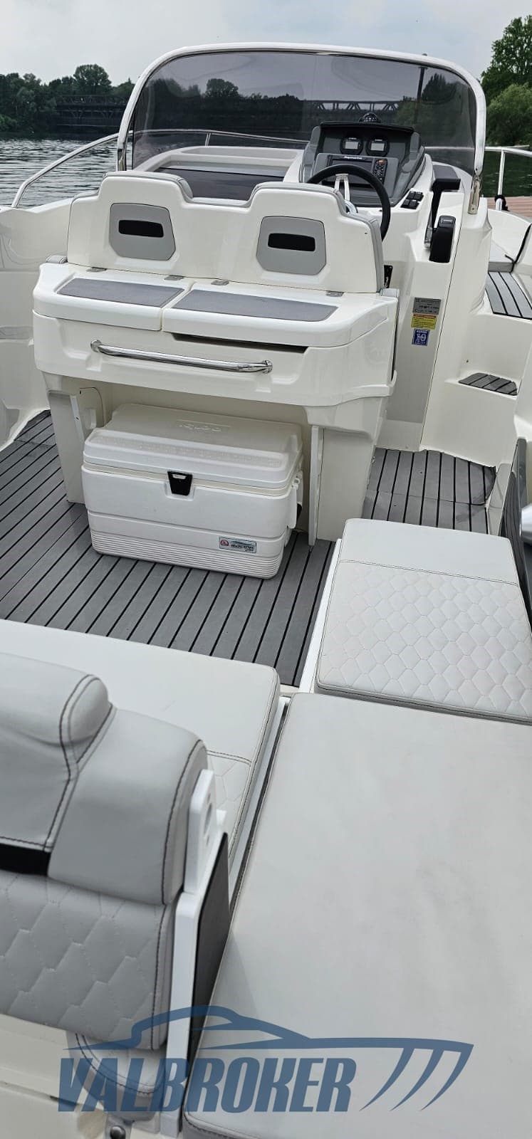 Karnic 702 Sl - Deck View Karnic 702 Sl - Deck View