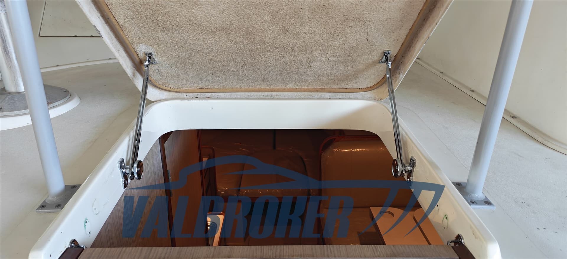 Bertram Yacht 28 Fly used - hero image 21