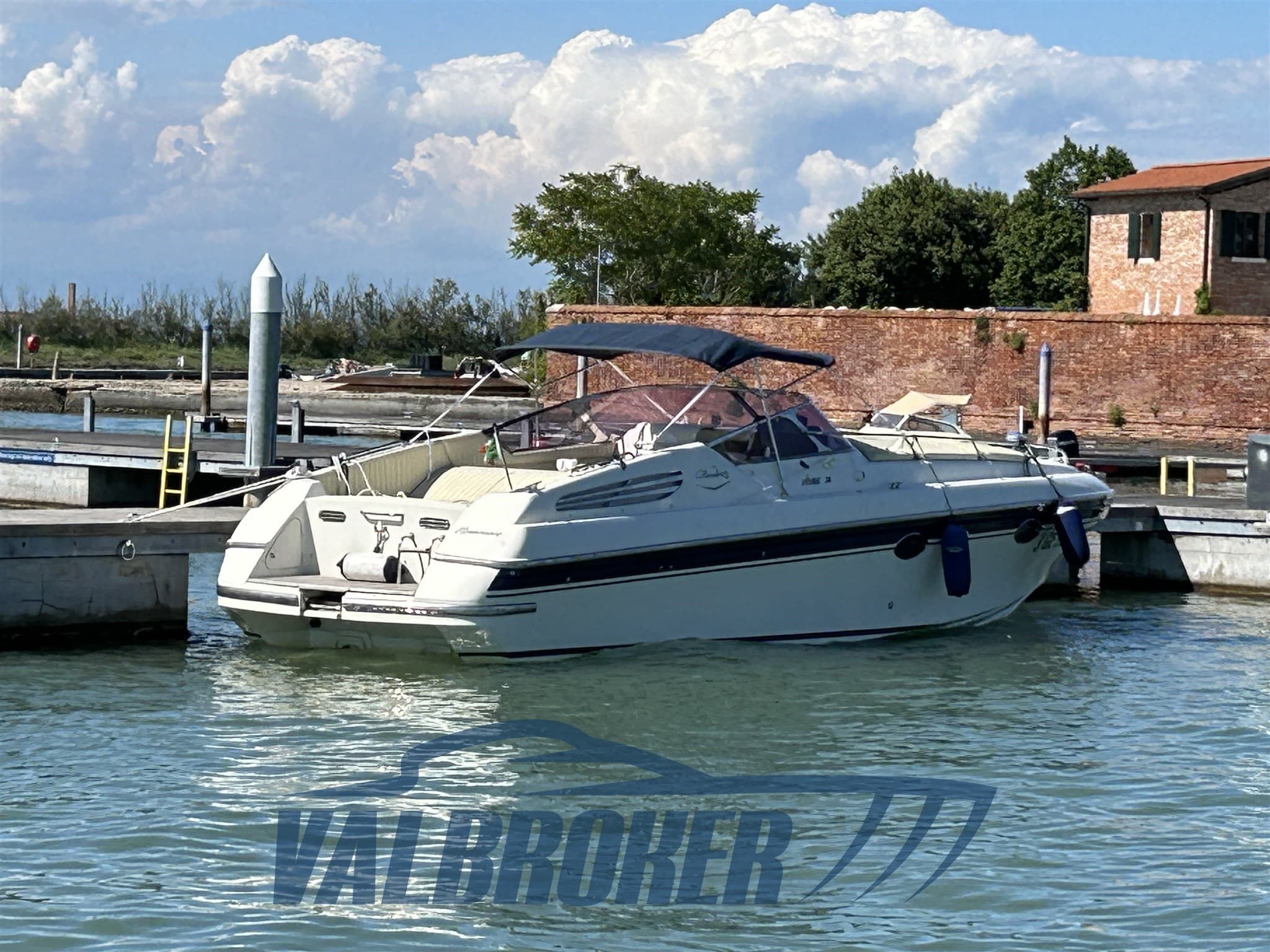 Colombo Virage 34 - Interior View Colombo Virage 34 - Interior View