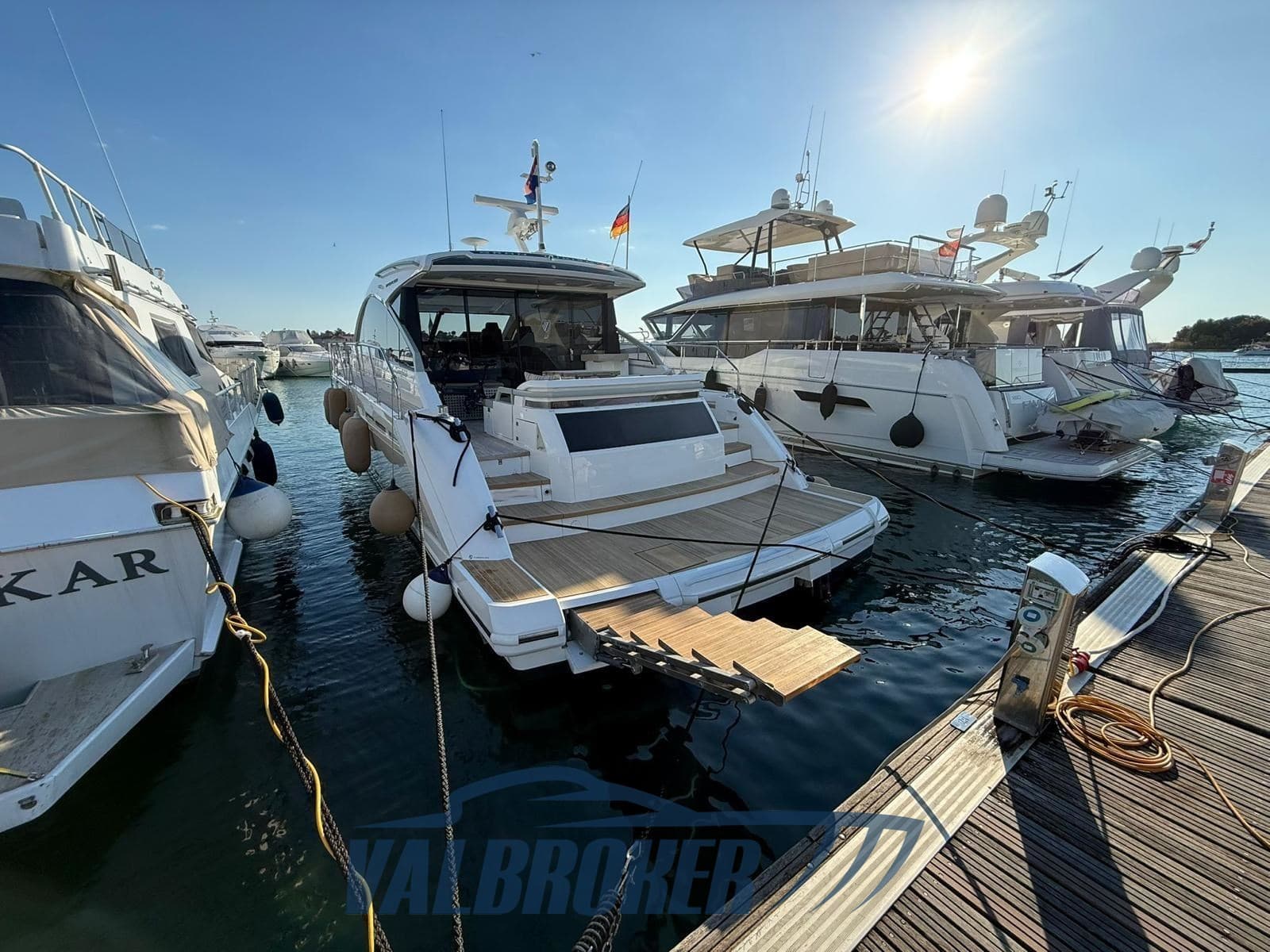 Fairline Targa 58 GT usato - foto hero 34