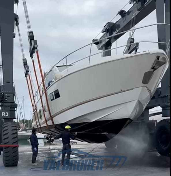 Fairline Targa 58 GT usato - foto hero 38