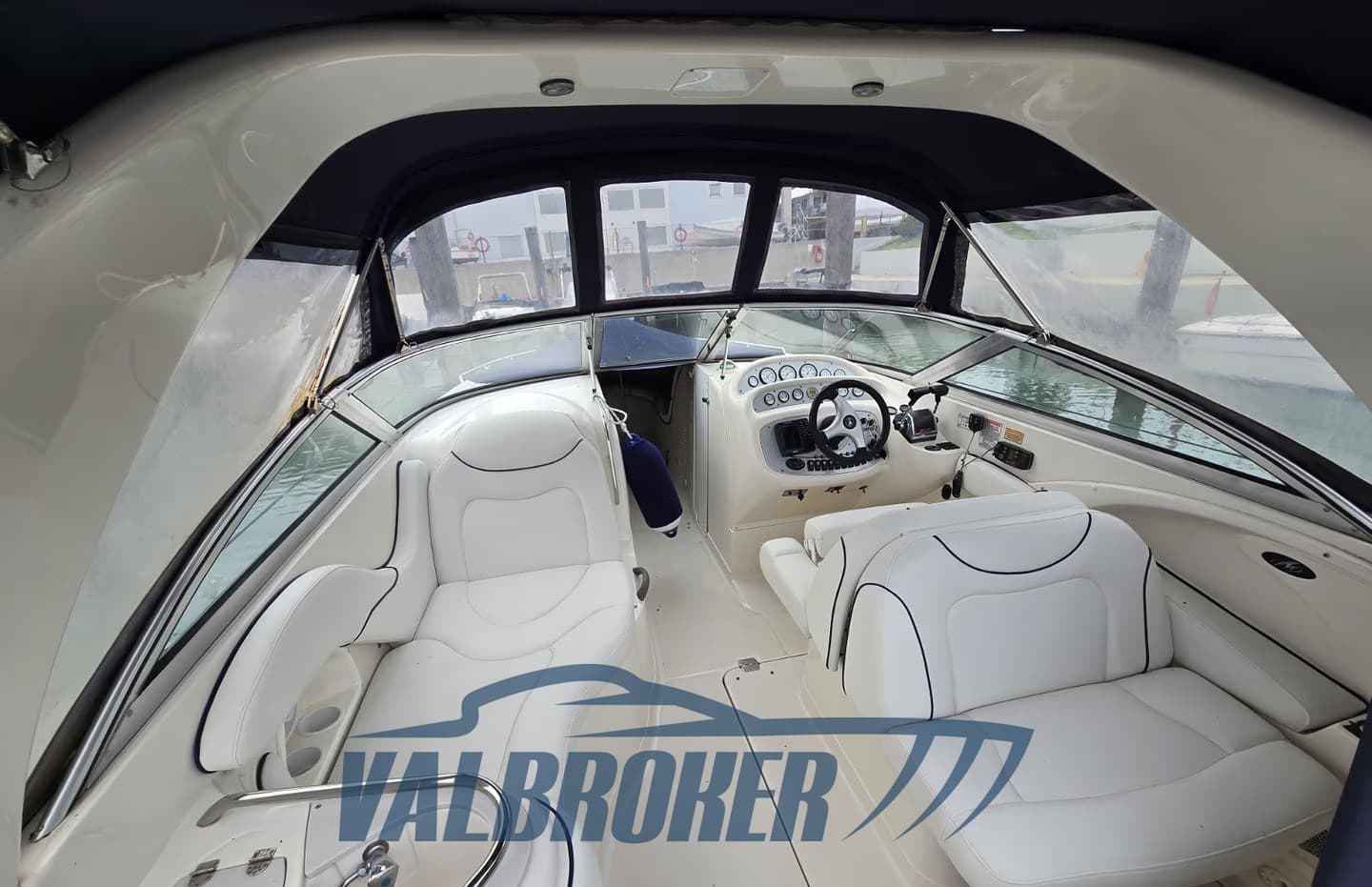 Monterey Boats 298 Ss - Detail View 1 Monterey Boats 298 Ss - Detail View 1