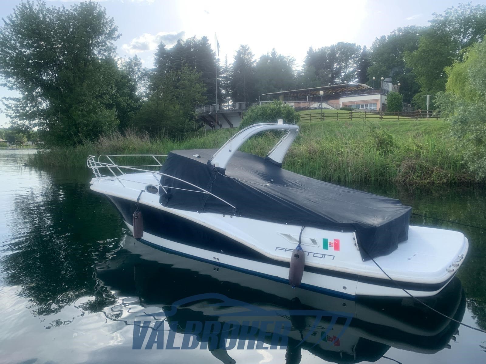 Faeton 29 Scape - Interior View Faeton 29 Scape - Interior View