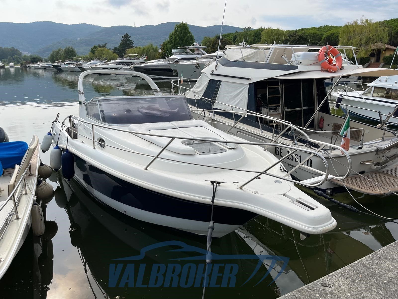 Faeton 29 Scape - Deck View Faeton 29 Scape - Deck View