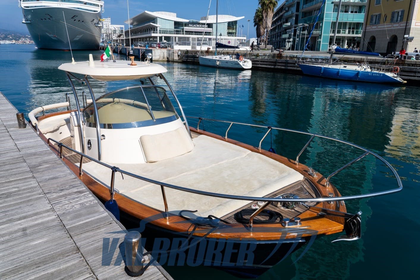 Gozzo Salernitano Venere 28 - Interior View Gozzo Salernitano Venere 28 - Interior View