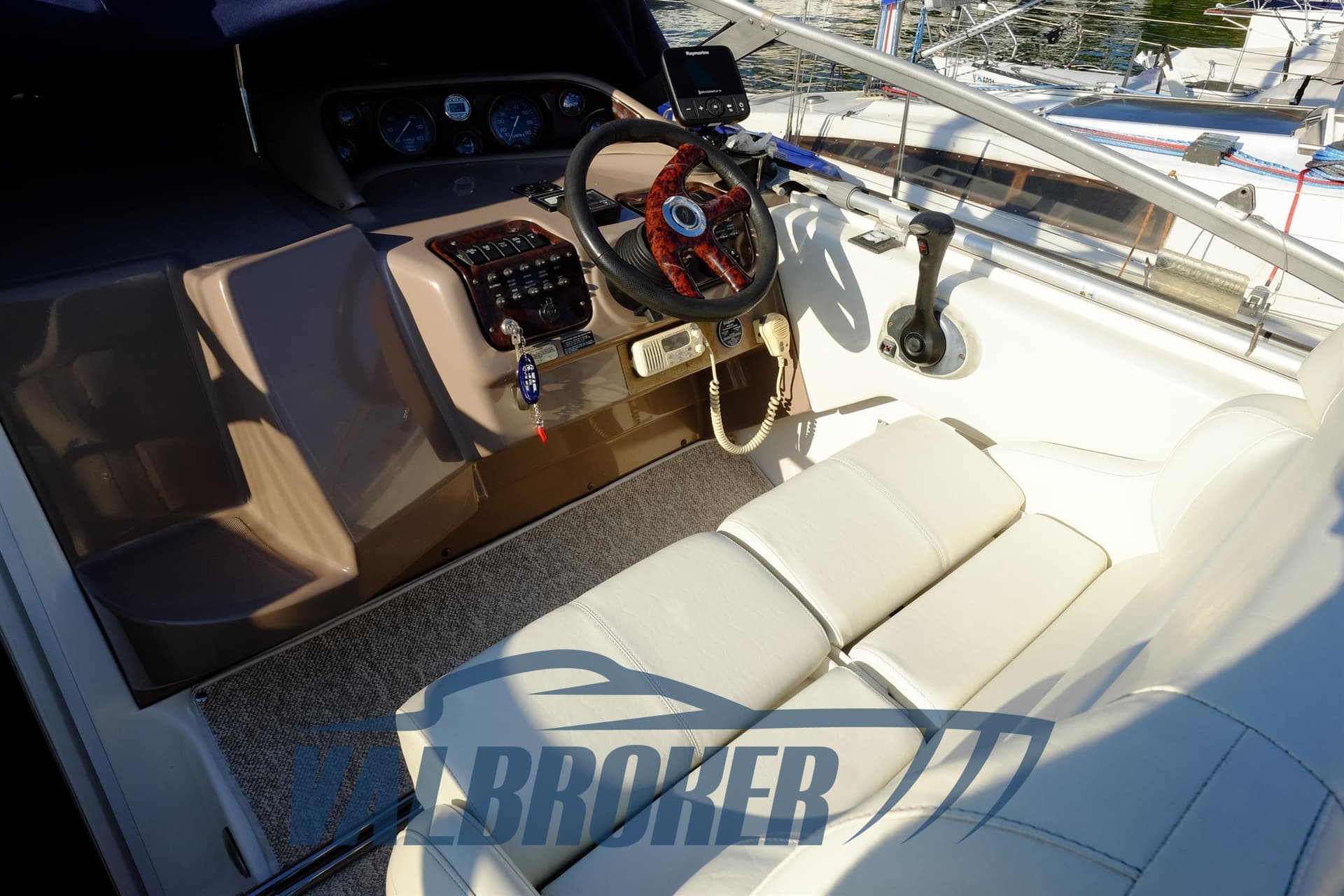 Regal Marine COMMODORE 2665 gebraucht - Hauptbild 8