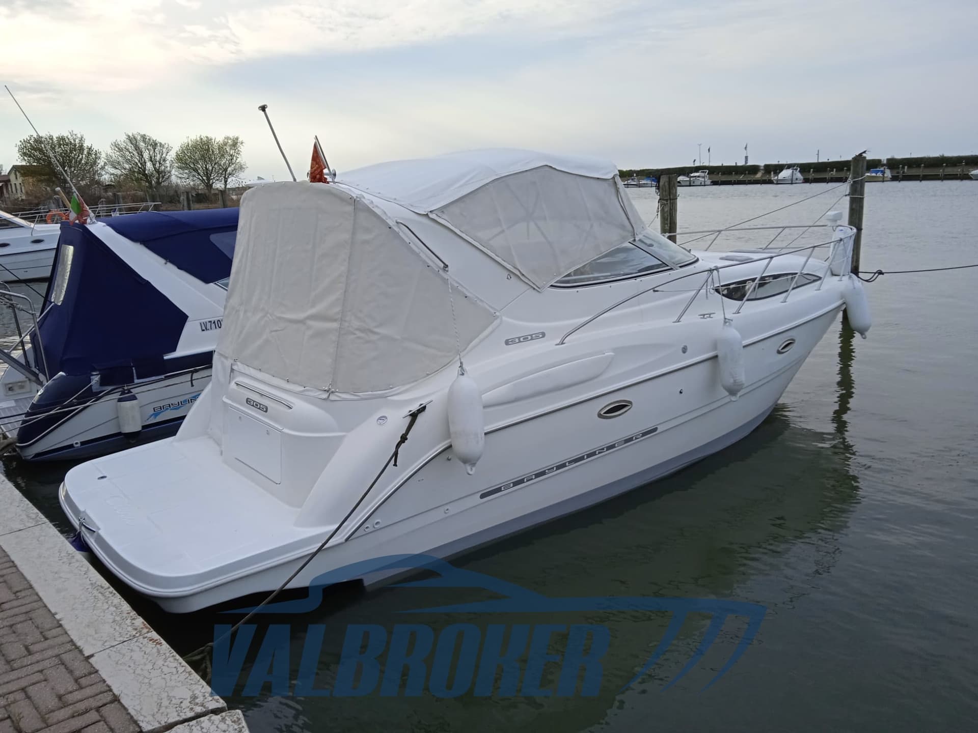 Bayliner 3055 EL usato - foto hero 2