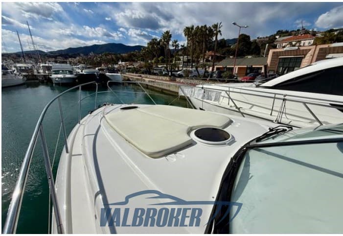 Princess Yachts V 48 - Detail View 1 Princess Yachts V 48 - Detail View 1