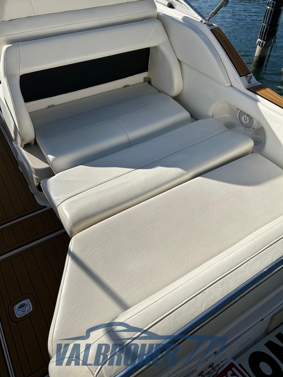 Regal Marine 2665 d'occasion - image hero 10