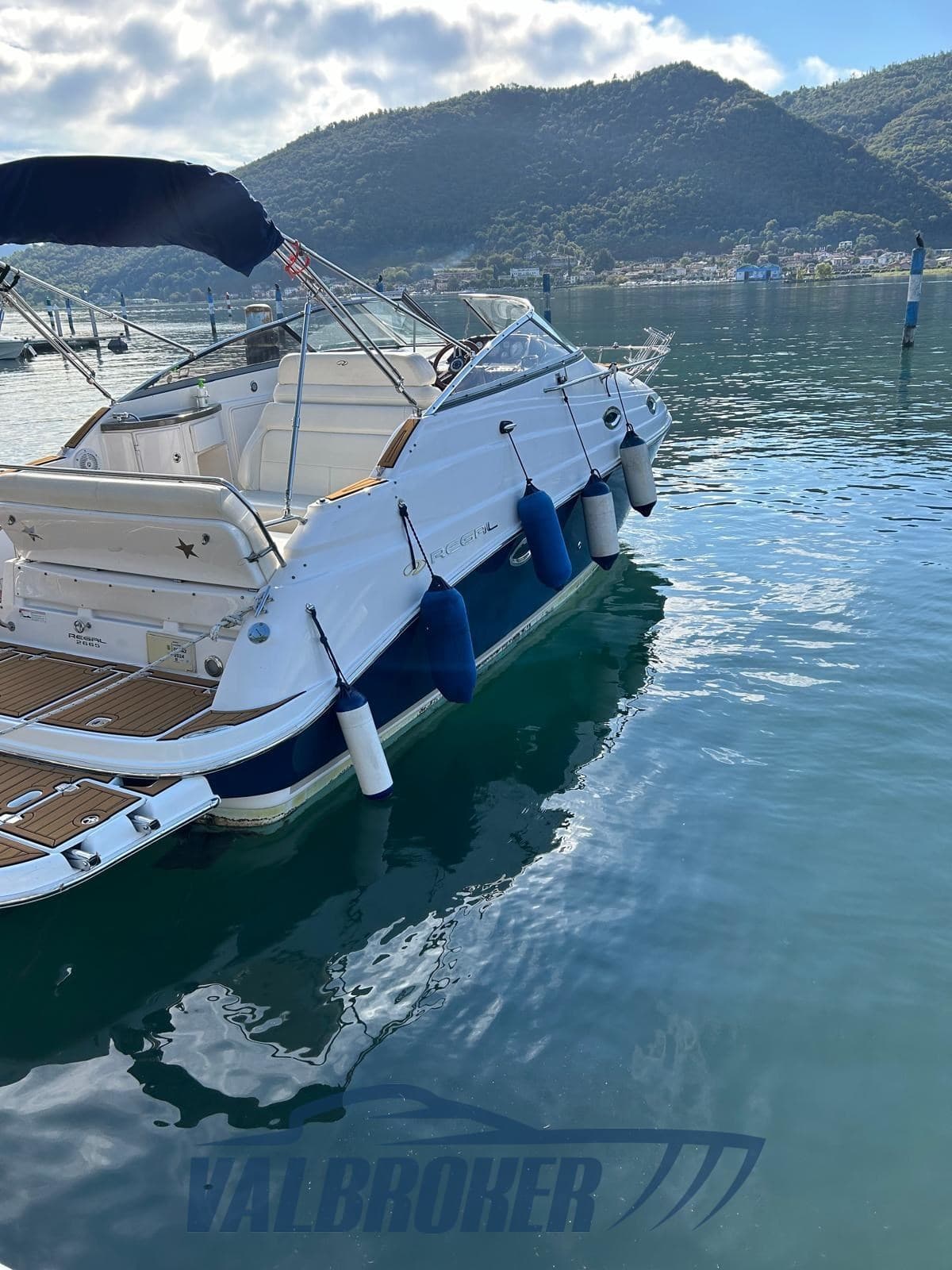 Regal Marine 2665 d'occasion - image hero 2