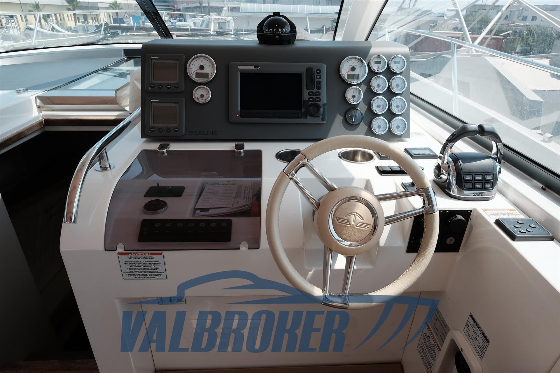 Sealine Sc 35 - Detail View 1 Sealine Sc 35 - Detail View 1