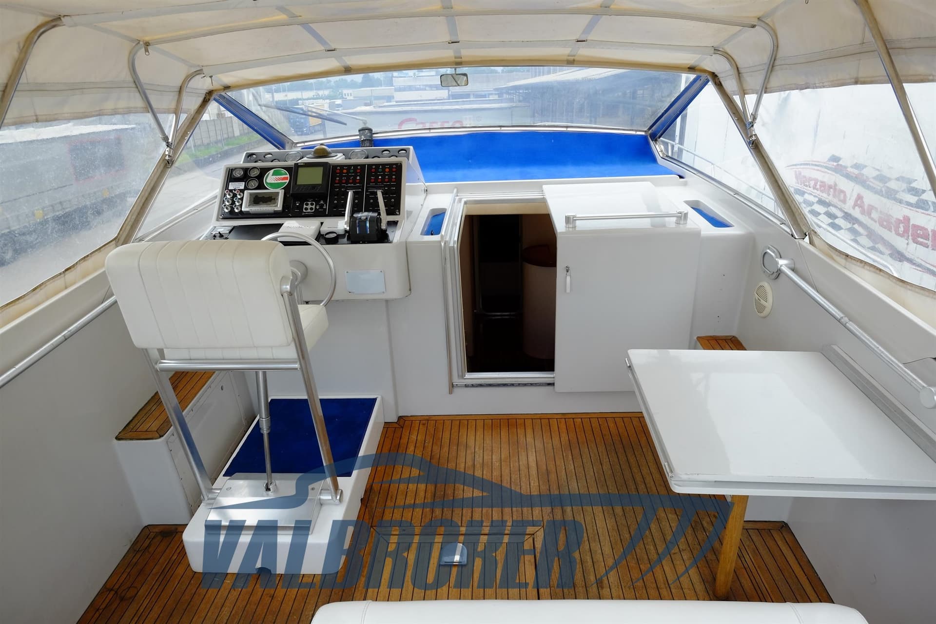 Tecnomarine C 42 - Interior View Tecnomarine C 42 - Interior View