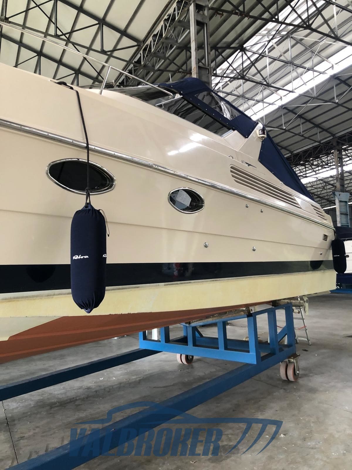 Riva 43 TROPICANA used - hero image 18