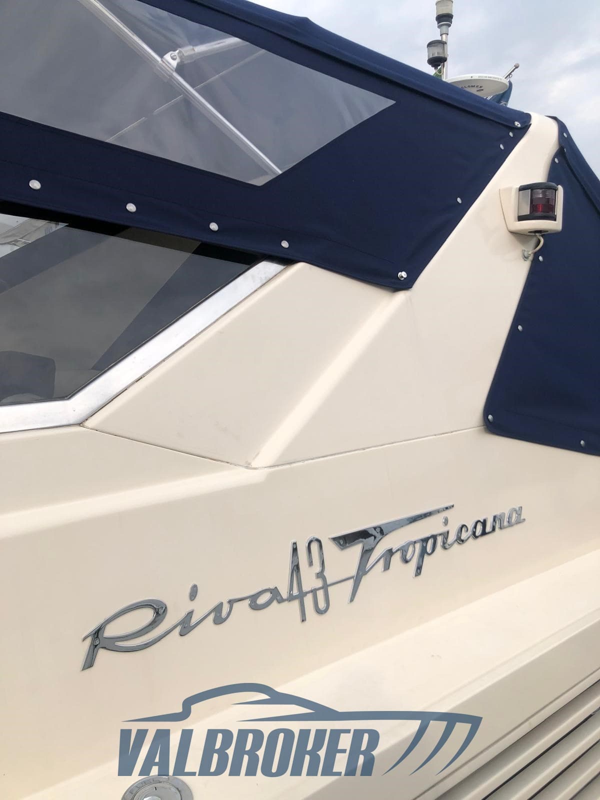Riva 43 TROPICANA used - hero image 3