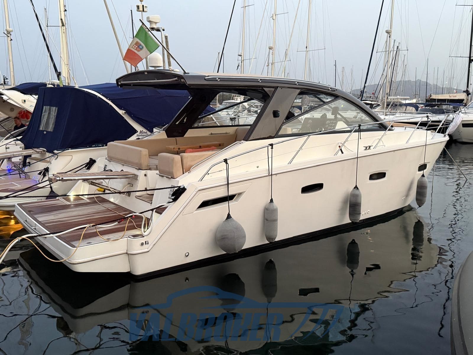 Sealine Sc 35 - Main View Sealine Sc 35 - Main View