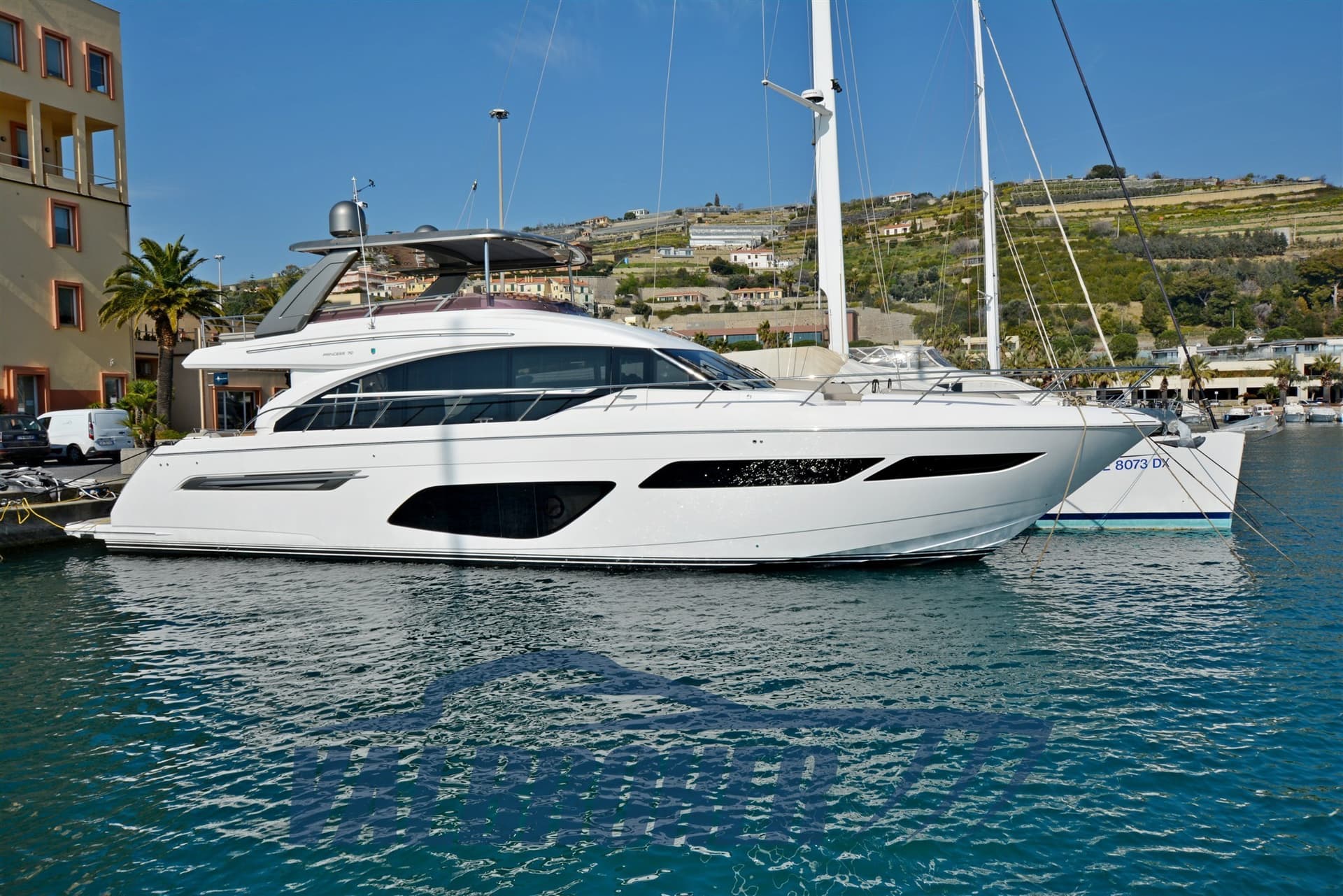 Princess Yachts F70 usato - vista principale