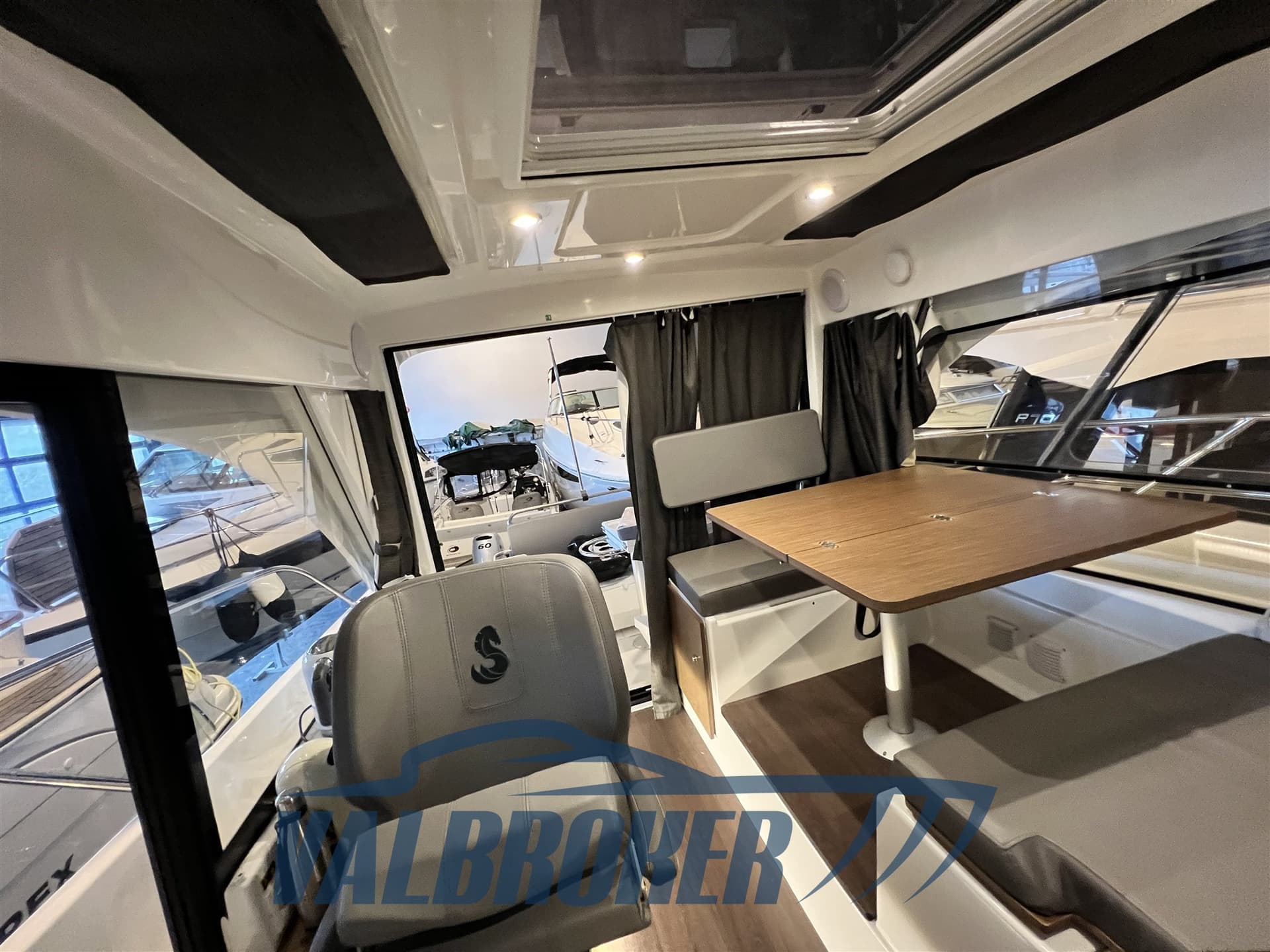 Beneteau Antares 9 d'occasion - image hero 8