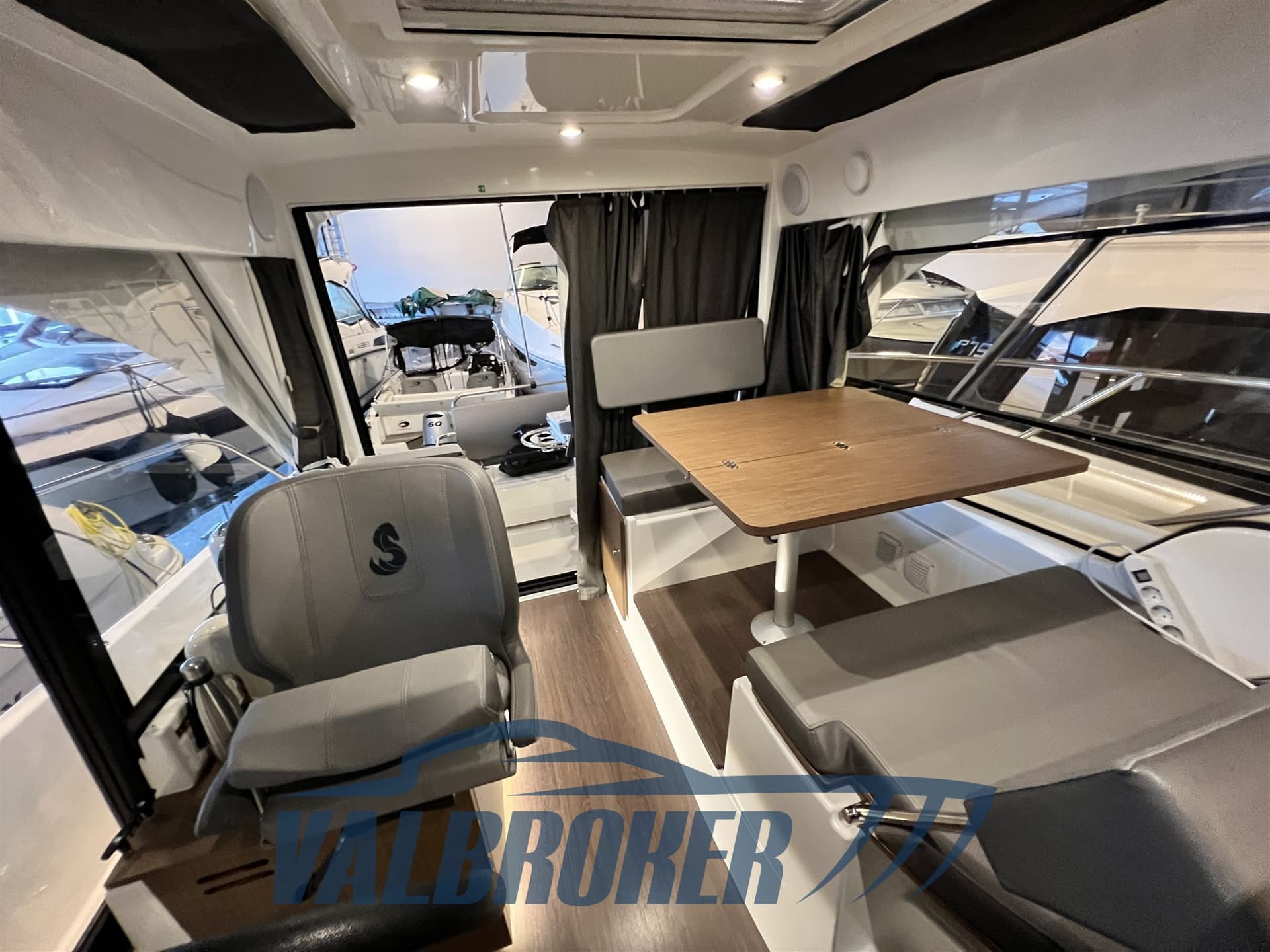 Beneteau Antares 9 d'occasion - image hero 29
