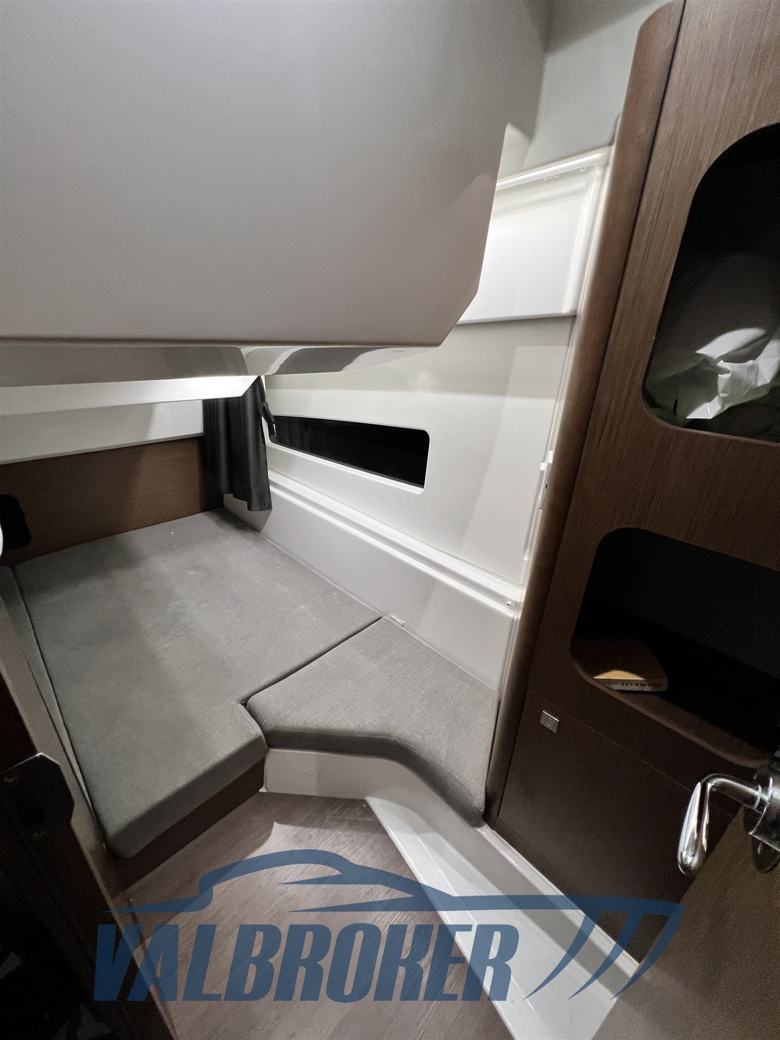 Beneteau Antares 9 d'occasion - image hero 35